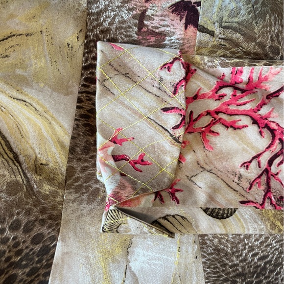 Sleek Women’s Pink Coral/Seashell/Flower jacket - Picture 5 of 8